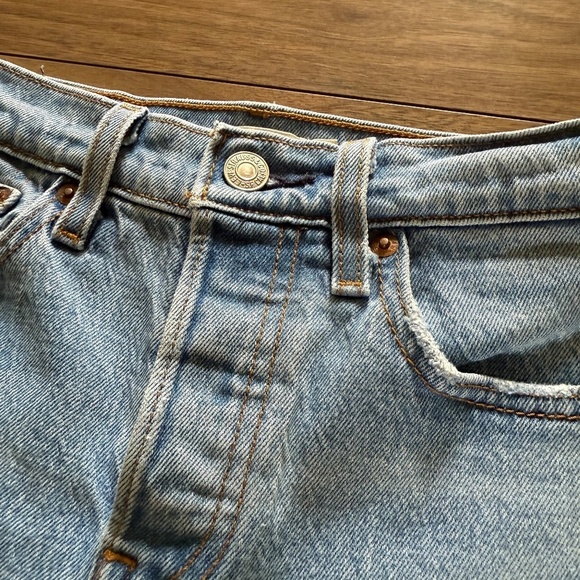 Levi’s | 24 Wedgie Fit Straight Jeans – Light Blue Wash - Picture 9 of 10